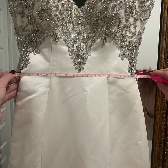 Allure Bridals wedding dress fit and flare satin mermaid style Ivory 4 - Picture 12 of 17